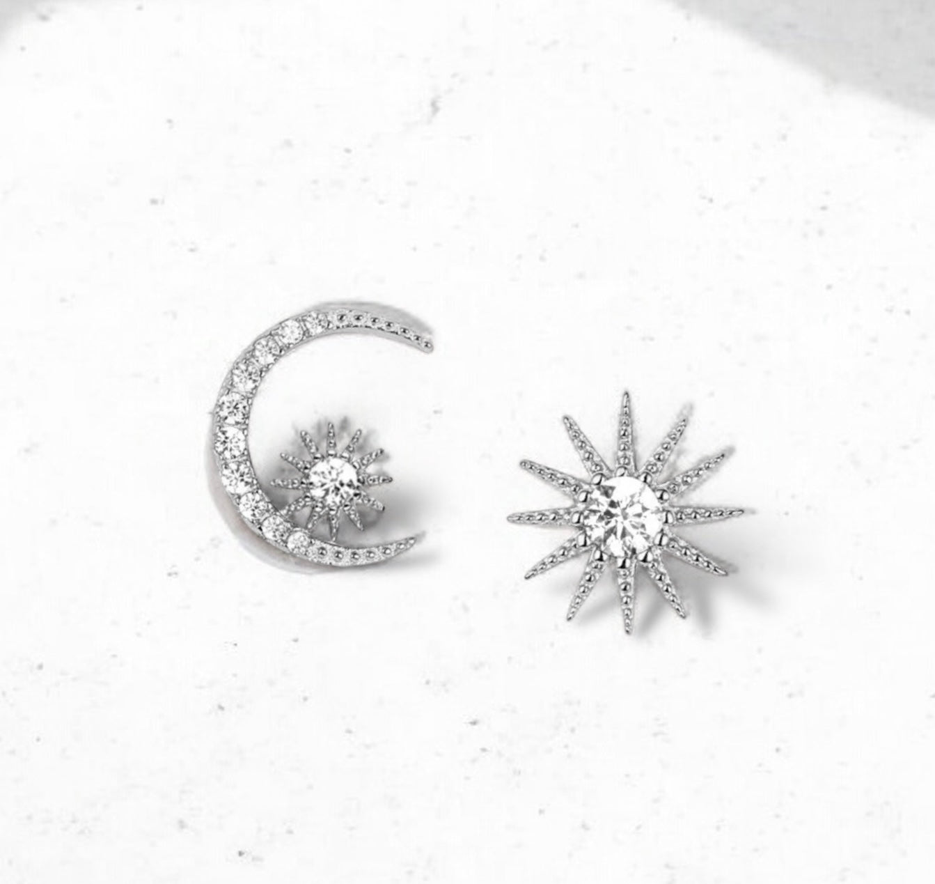 008 Mismatch Moon Star Earring