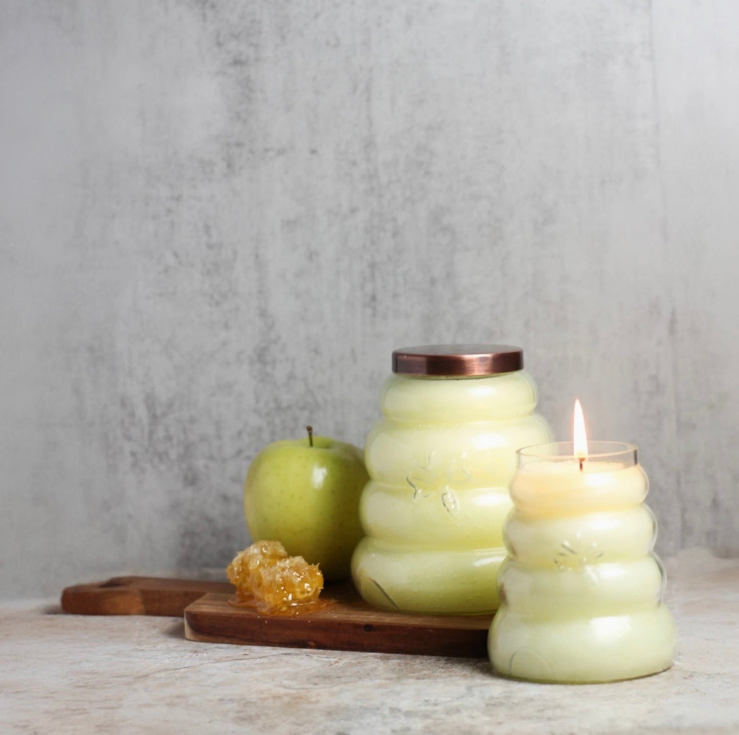 Beehive Bee Candle – Honey Apple
