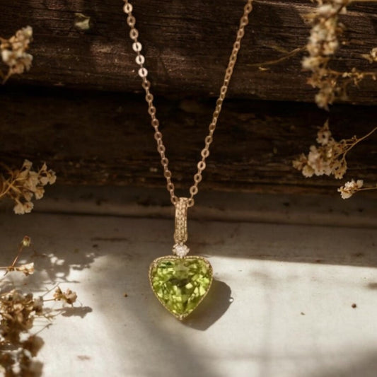 032 Retro Green Heart Necklace