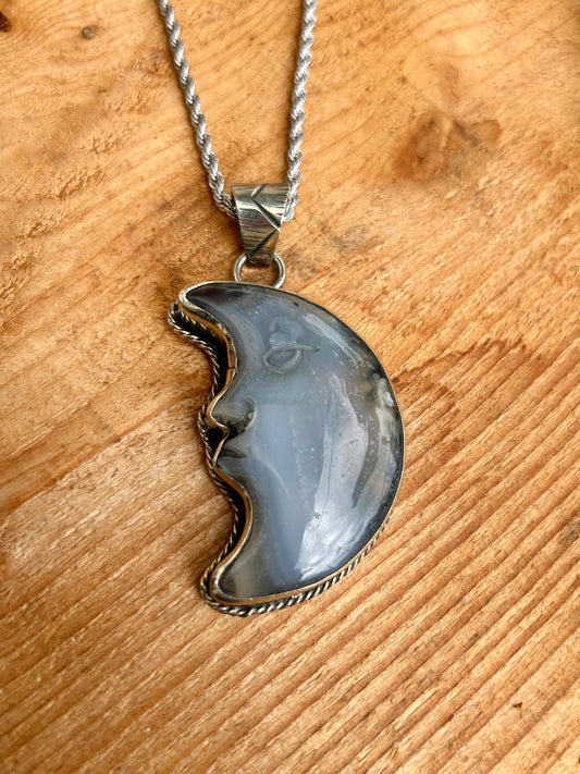 Tibetan Handmade Agate Moon Face Necklace