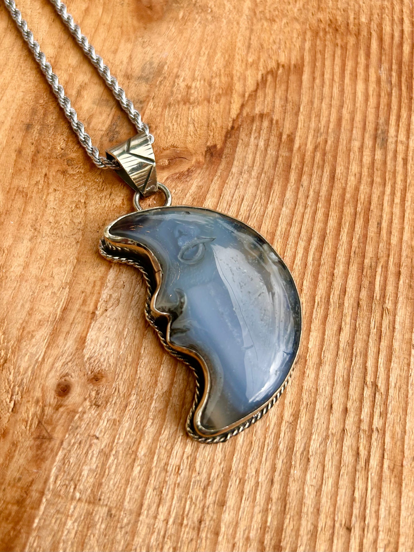 Tibetan Handmade Agate Moon Face Necklace