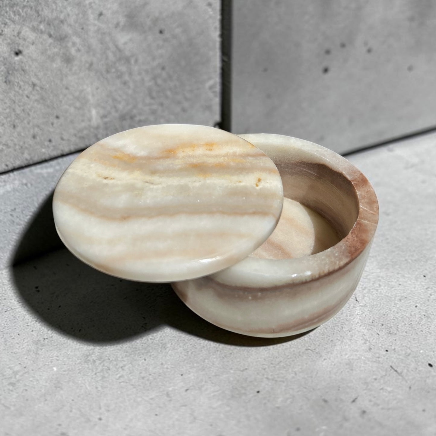 Onyx Round Box